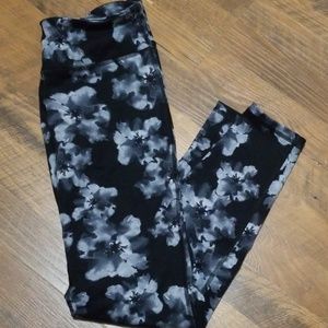 Old navy workout leggings.